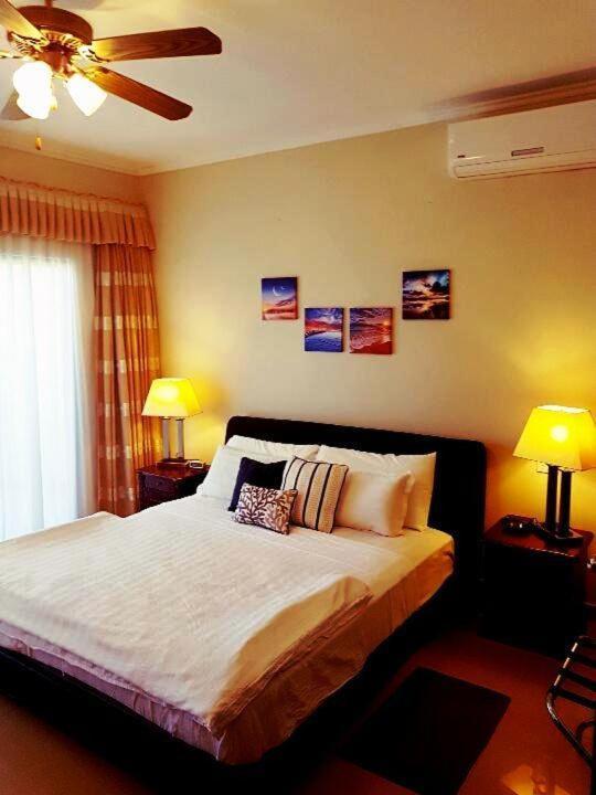 Aruba Breeze Condominium Oranjestad Exterior photo