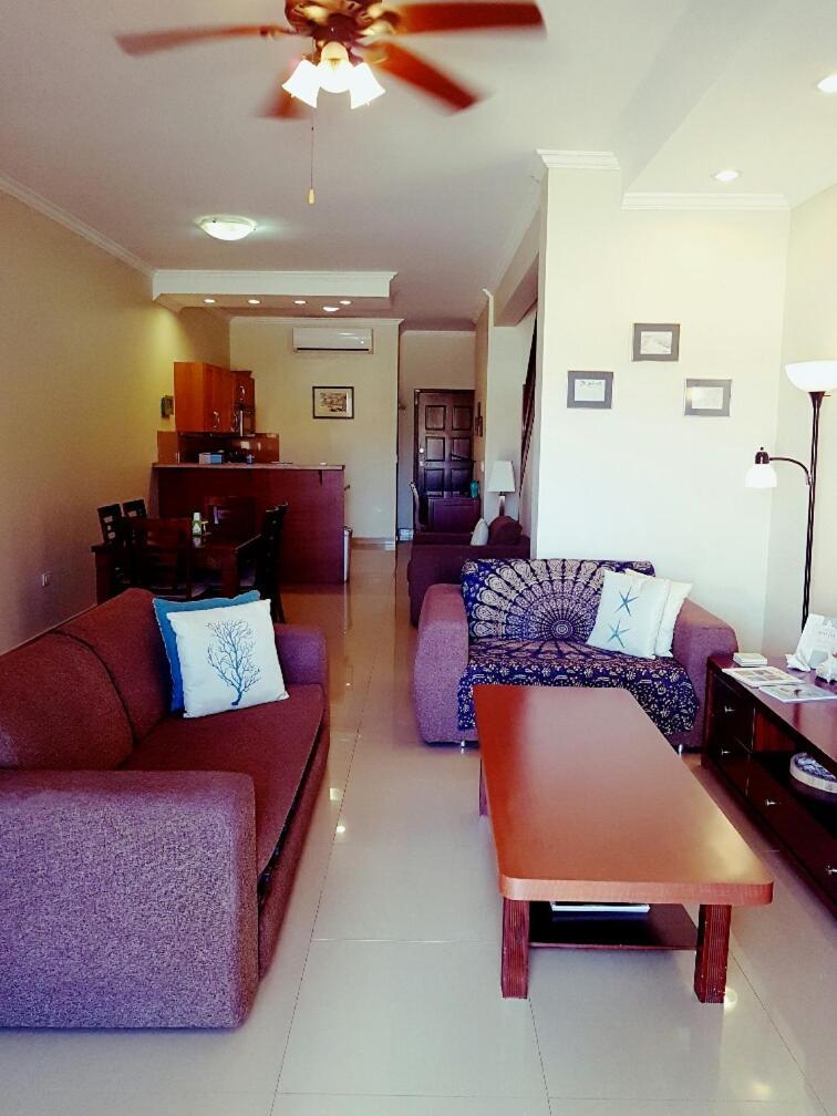 Aruba Breeze Condominium Oranjestad Exterior photo